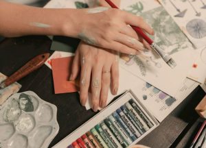 Pintura Terapêutica com Giz Pastel Para Aliviar o Estresse